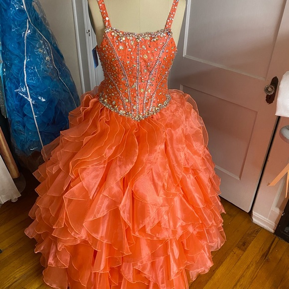 Ladies pageant gown/prom dress - Picture 10 of 12